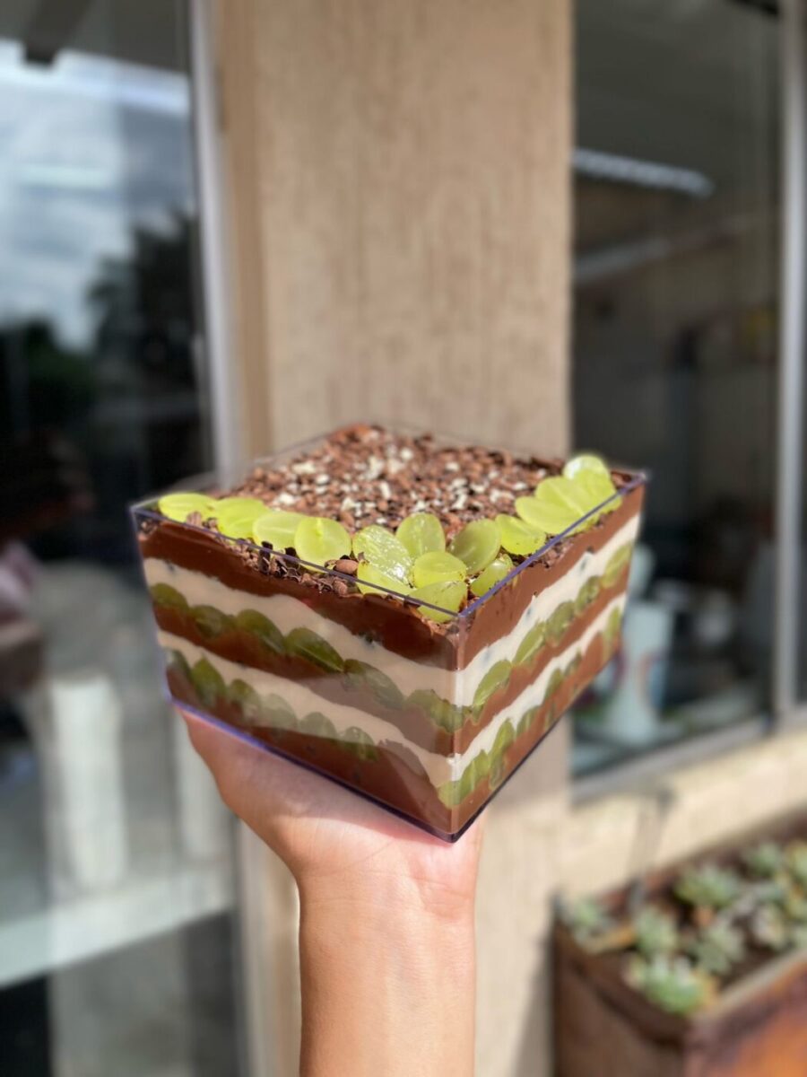 Sobremesa na caixa/travessa Vegana - Sem glúten, leite e ovo 5 | Cestas de Presentes no Espirito Santo bombom de uva | Cestas de Presentes no Espirito Santo